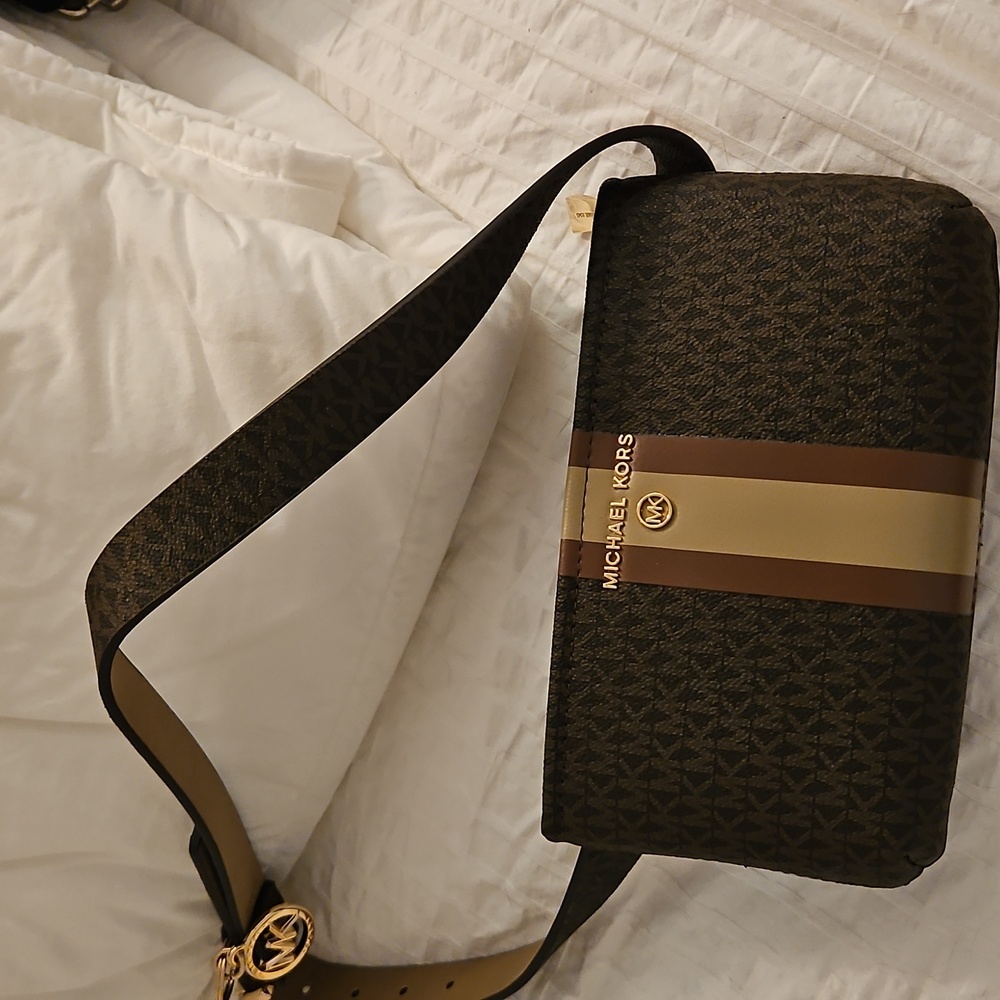 MK Belt Bag - Picture 2 of 5